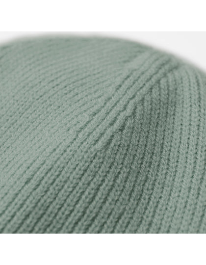 Deep Cuffed Tonal Patch Beanie - Staubiges Grün