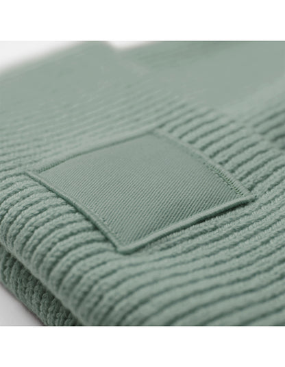 Deep Cuffed Tonal Patch Beanie - Staubiges Grün